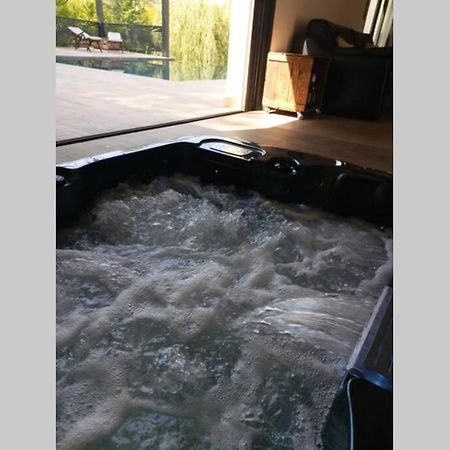 Un Petit Coin De Bali Avec Spa Et Piscine Prives Carpentras Exterior foto